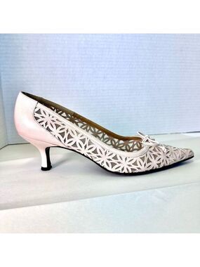 STEWART WEITZMAN KITTEN HEEL MESH PUMP W/ LEATHER BOW WOMENS SZ 7